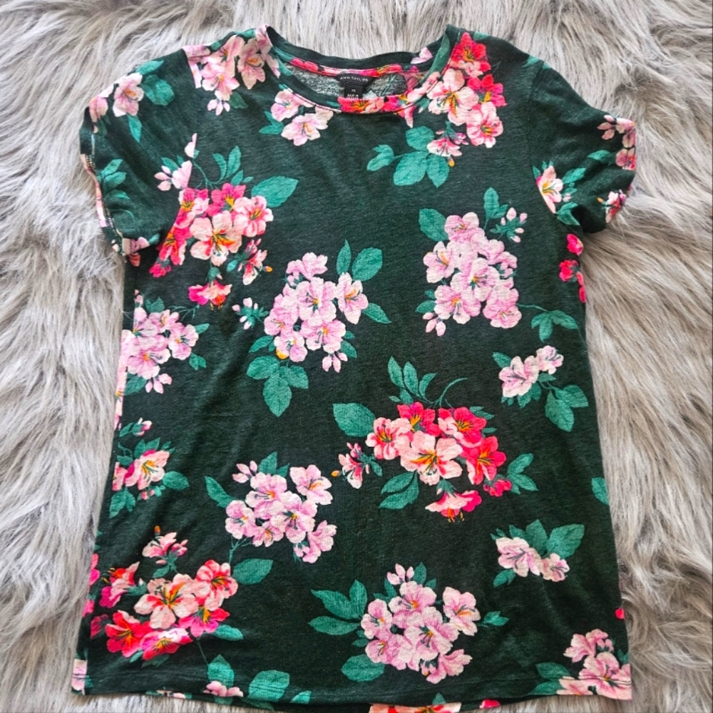 Ann Taylor Sheer Floral Green 💚 with Multi Color Flowers